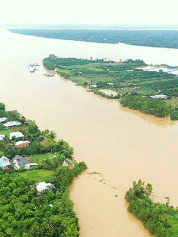 Conquer islands in mighty Mekong river by boat